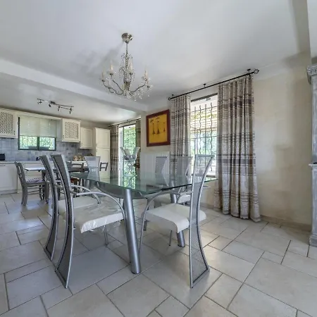 Lavish In With Private Swimming Pool *