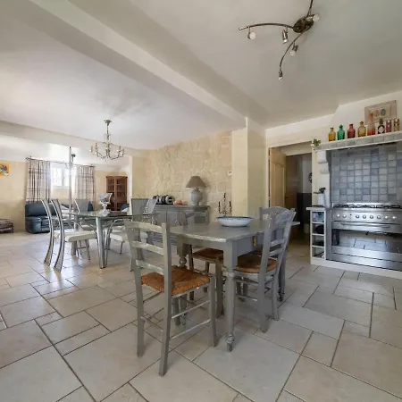 Villa Lavish In With Private Swimming Pool Carpentras